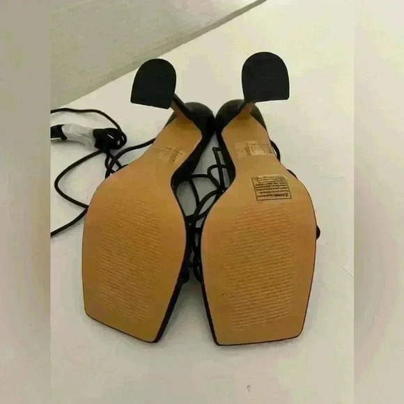 Fashionnova heels - Picture 3 of 9